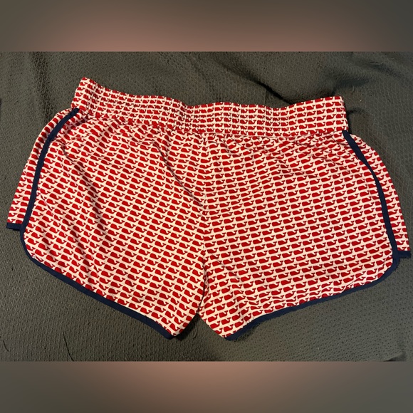 Vineyard vines red whale performance shorts size medium - Picture 2 of 3
